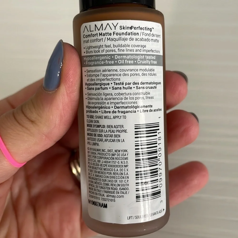 Almay Matte Foundation 240 and Mascara‎ 040